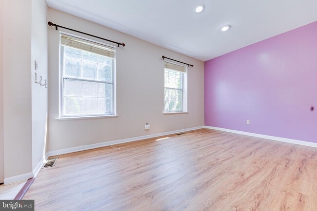 Building Photo - 9073 Lambskin Ln
