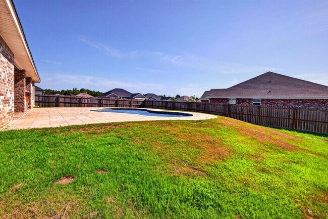 Building Photo - 15028 Emersyn Ln