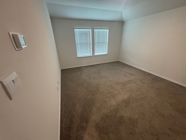 Building Photo - 2551 Quiet Oak Ln
