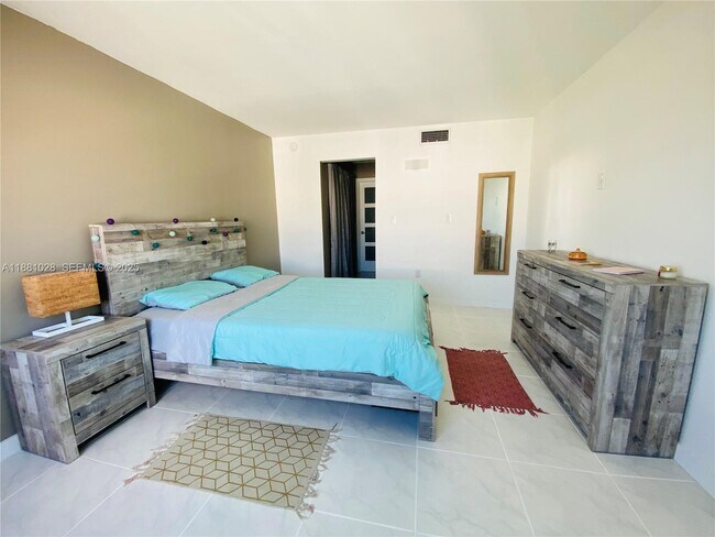 Building Photo - 1200 14th St