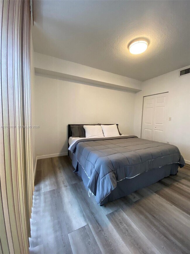 Building Photo - 115 SW 11th St