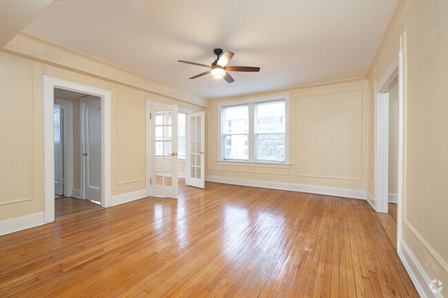 1 BR, 1 BA - 775 - 800 SF - Living Room - 4616 Lindell Blvd. (Carleton Apt)