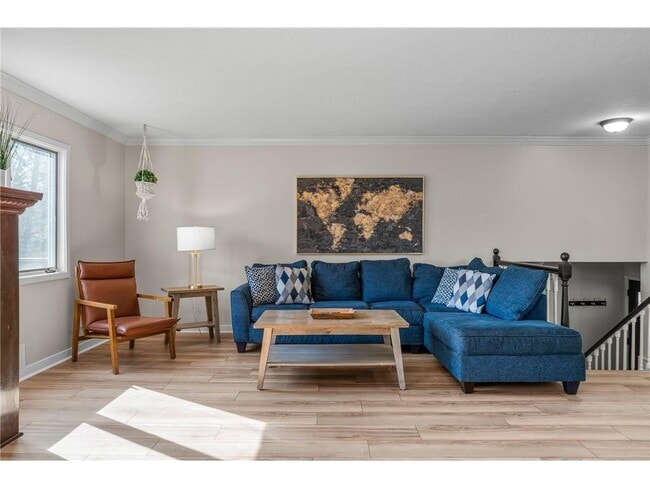 Building Photo - 540 Orchid Ln N