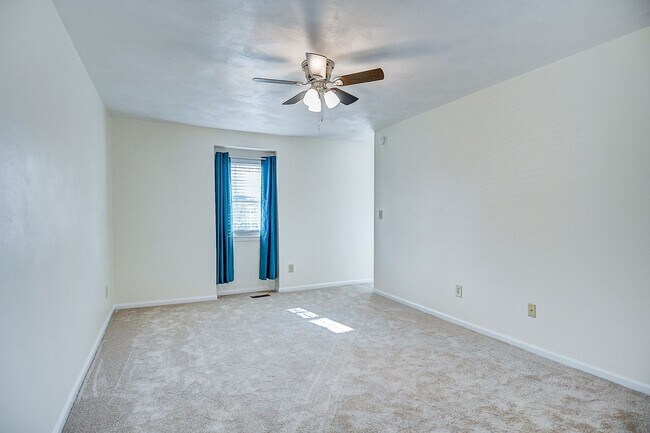 Building Photo - FOR RENT - INDIAN LAKES / SALEM AREA VIRGINIA BEACH!