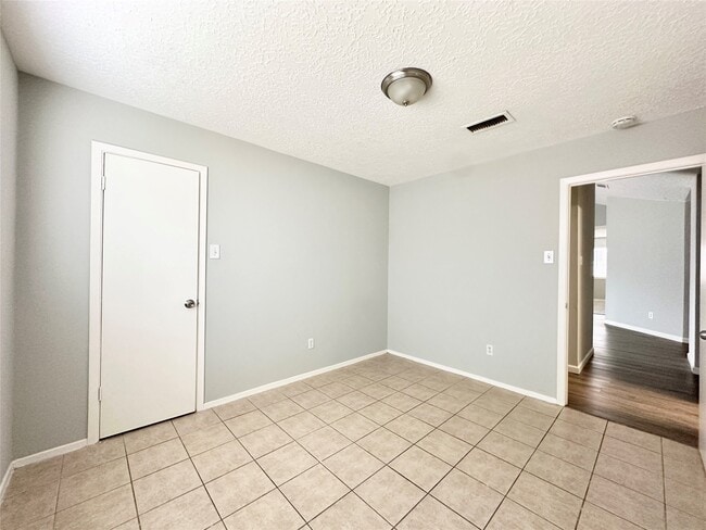 Building Photo - 6722 Kearney Dr