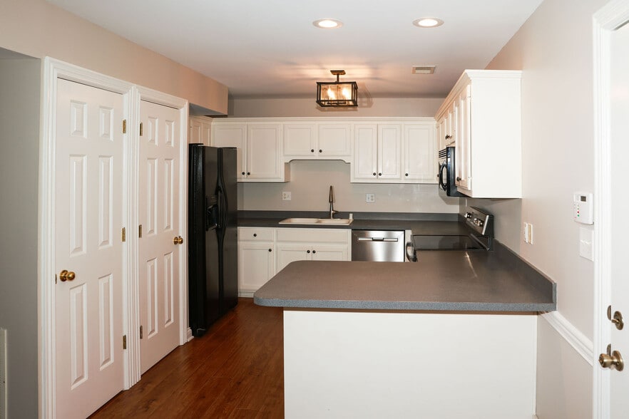 Building Photo - 3288 Snaffle Rd