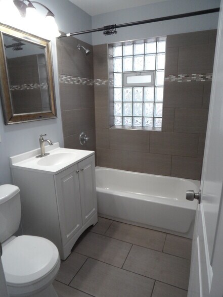 Building Photo - 3759 N Plainfield Ave