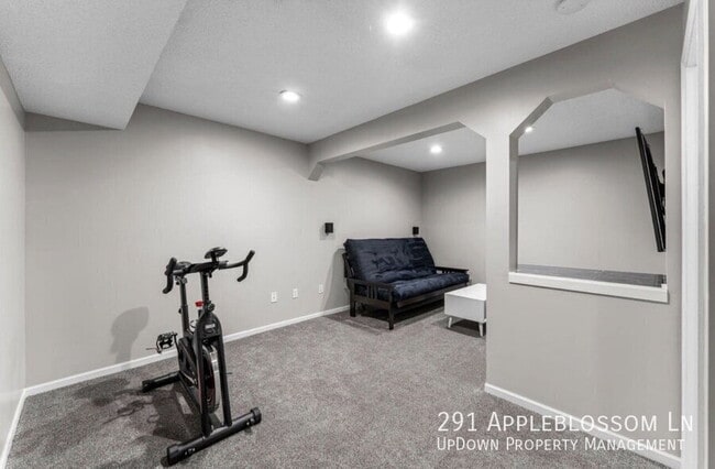 Building Photo - 291 Appleblossom Ln