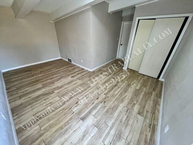 Building Photo - Updated 3 bed 2 bath home in Independence-Coming SOON!!