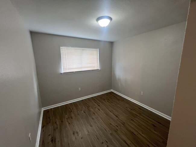 Building Photo - Move In Special!!!! 3 Bedroom 1 Bath home ...