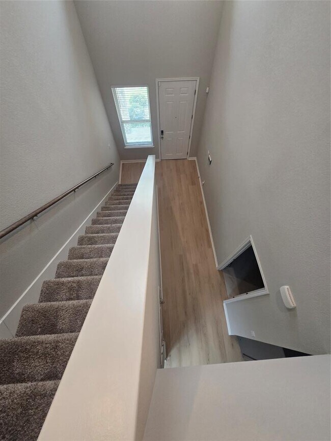 Building Photo - 136 Tucana St