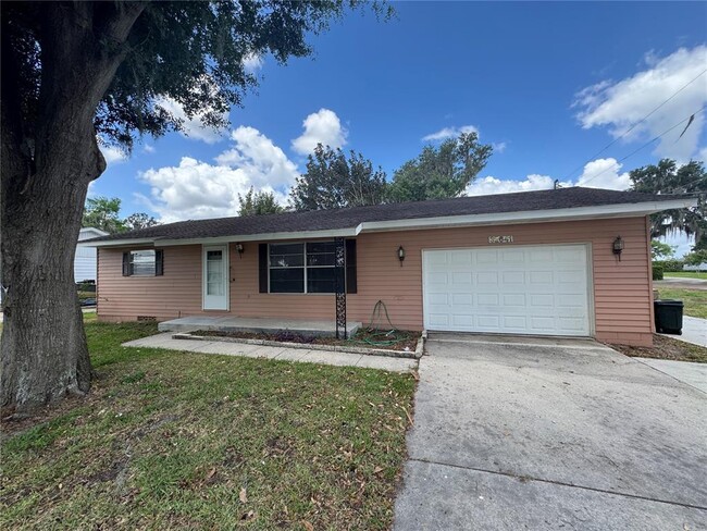 Primary Photo - 32641 Lake Eustis Dr