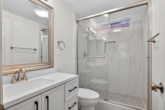 Building Photo - Most Desireable Neighborhood in Temecula  Eastridge by Redhawk