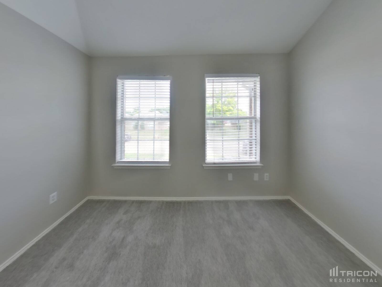 Building Photo - 1701 Pecan View Dr