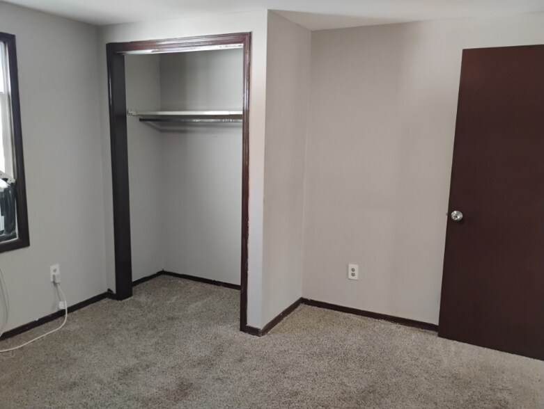 Building Photo - 1601 Prentice St