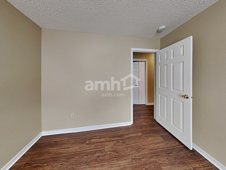 Building Photo - 8036 Whistlewood Dr