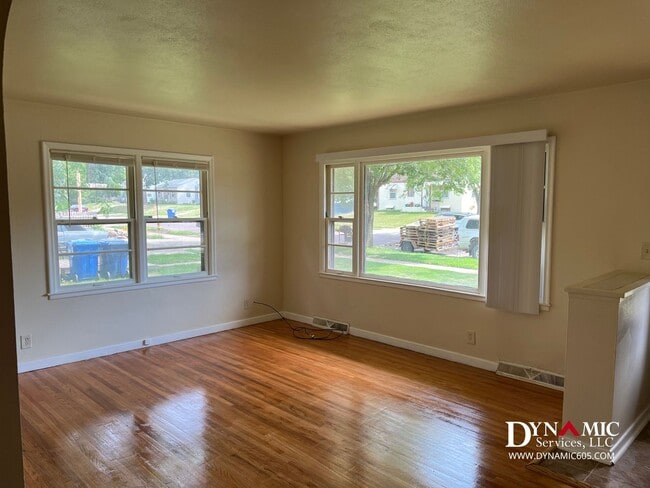 Building Photo - Updated 4 Bedroom, 2 Bathroom House By Augustana University