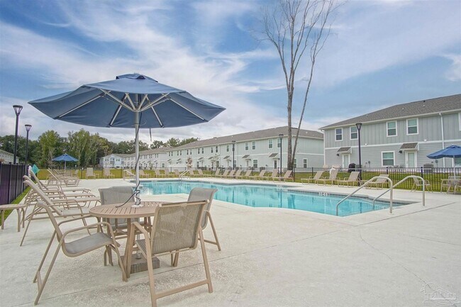 Building Photo - 1538 Iroquois Ct