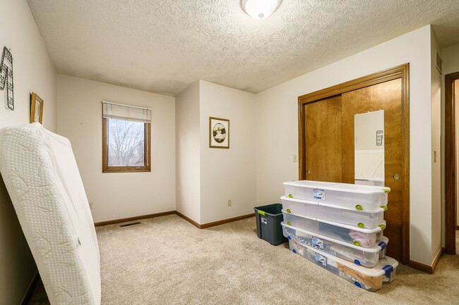 Building Photo - 4845 Dierker Rd