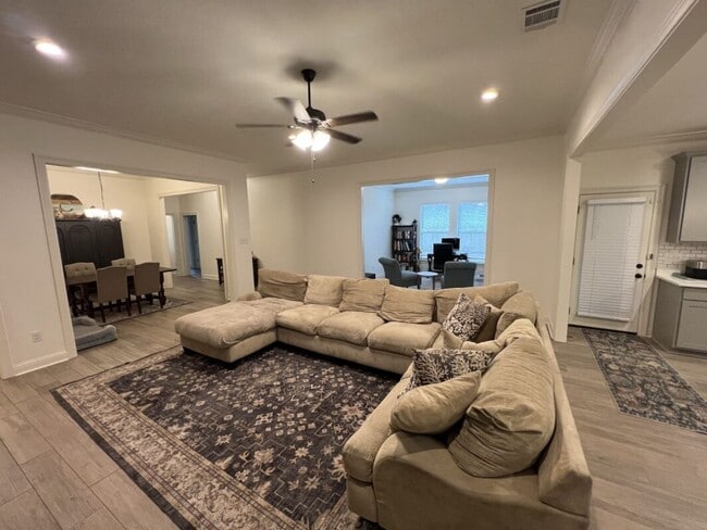 Building Photo - Spacious 5 Bedroom Home in Lake Haven – Zachary, LA