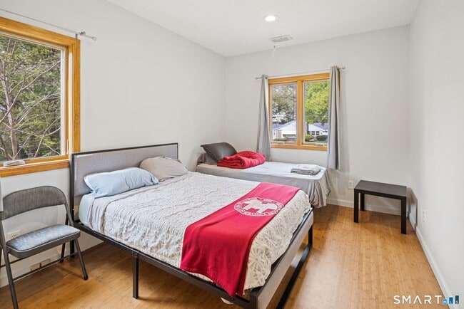 Building Photo - 39 Brightwood Ln