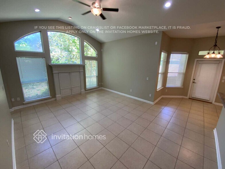 Building Photo - 149 Oak Common Ave