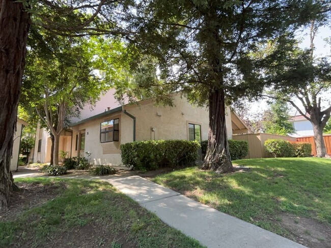 Primary Photo - 3 bedroom North Davis townhome available f...