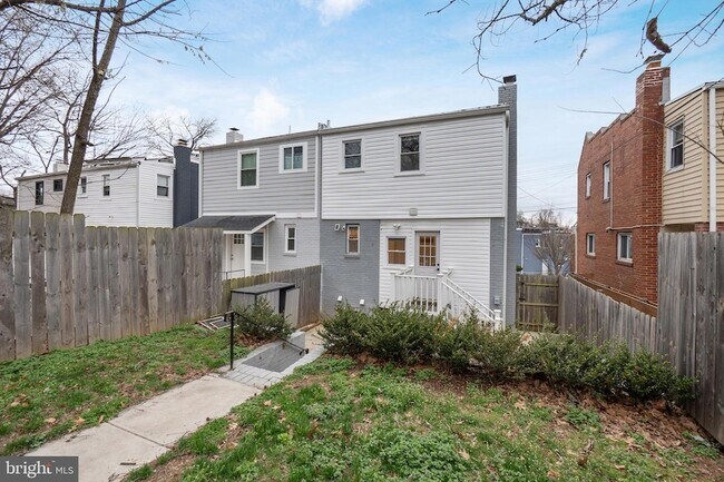 Building Photo - 50 53rd St SE