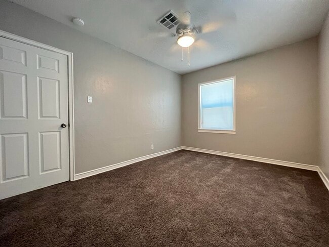 Building Photo - 408 Ramona Ave