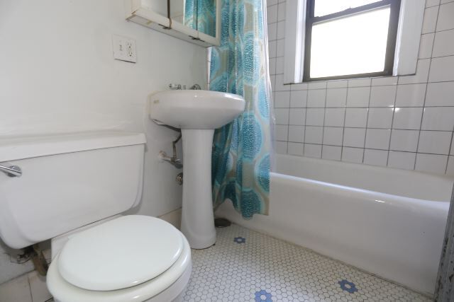 Building Photo - 4551 N Damen Ave