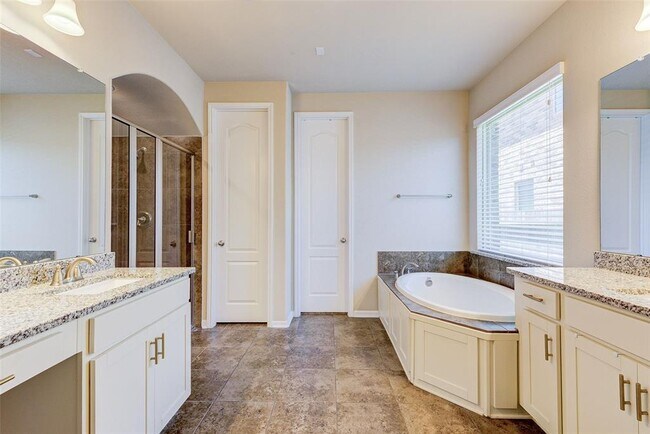 Building Photo - 29302 Wood Lily Dr