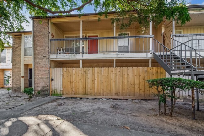 Building Photo - 8201 Richmond Ave.