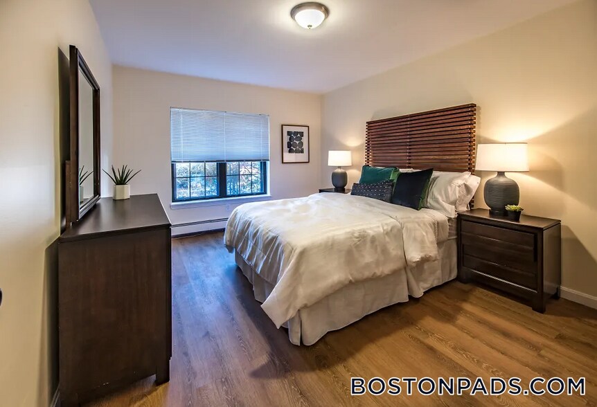 Building Photo - 757 Highland Ave