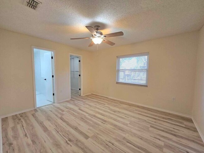 Building Photo - 4158 Sunny View Dr