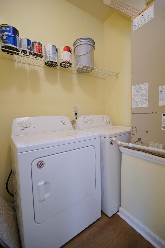 Building Photo - 3400 Old Bainbridge Rd