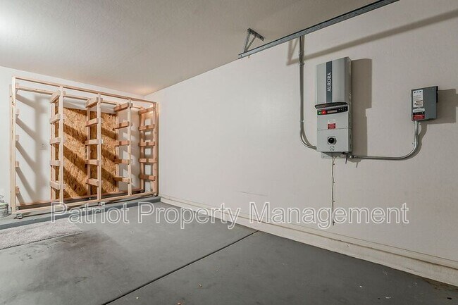Building Photo - 13930 W Country Gables Dr