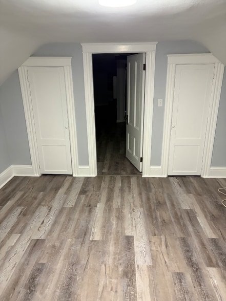 Building Photo - 210 County St