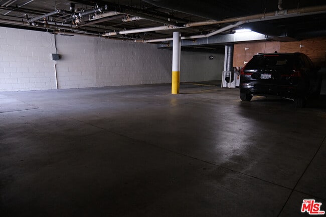 Building Photo - 1242 9th Ct