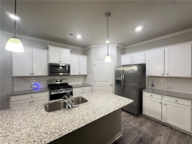 Building Photo - 813 Upper Dove Ct