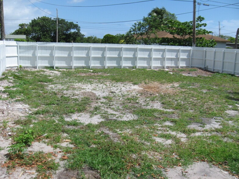 Building Photo - 431 NW 12th Ave