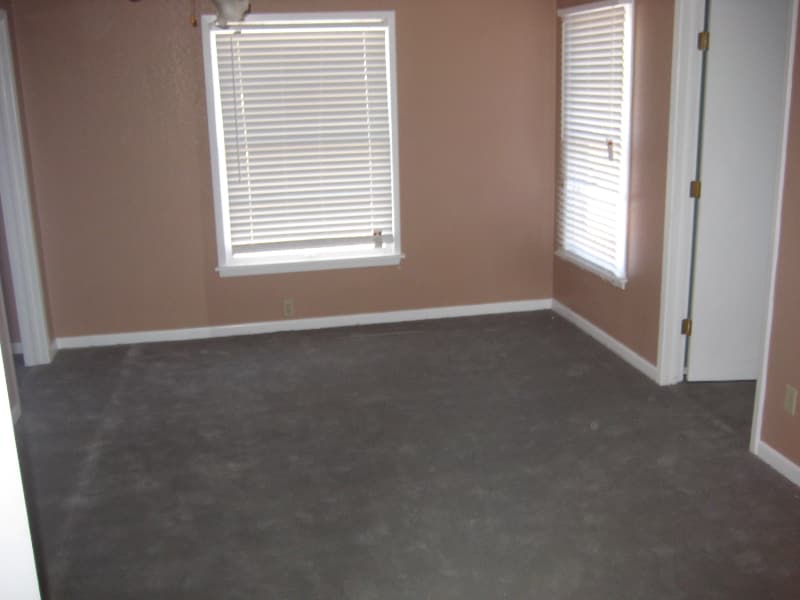 Building Photo - 1108 W 4th St