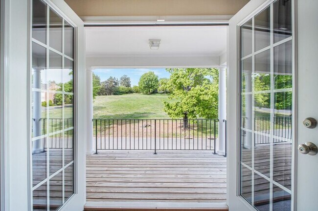 Building Photo - 803 Sunken Rd