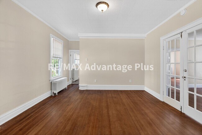 Building Photo - 106 Grove St