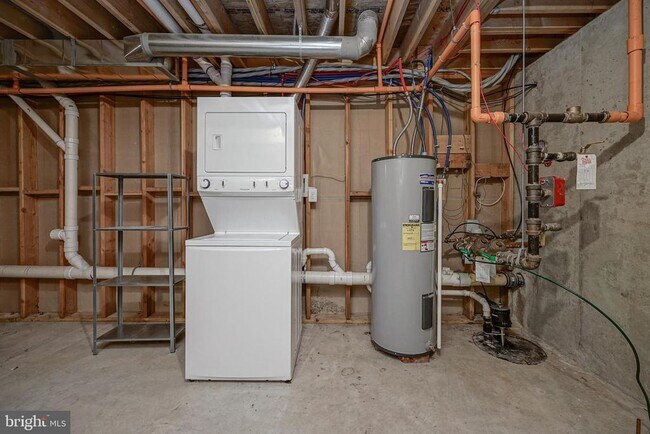 Building Photo - 140 S 46th St