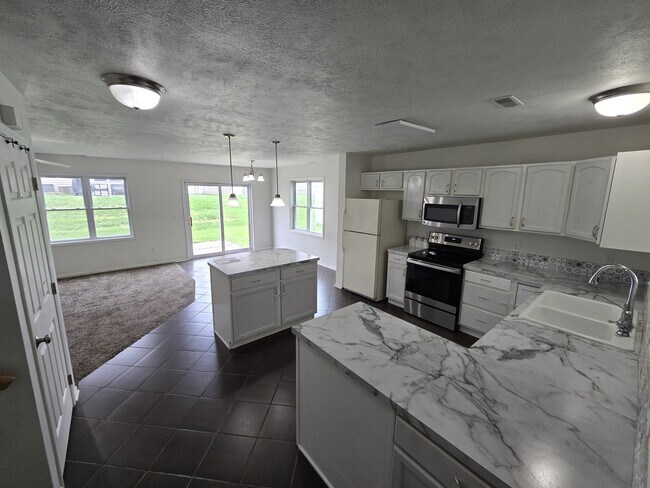 Building Photo - 3612 McLaughlin Dr