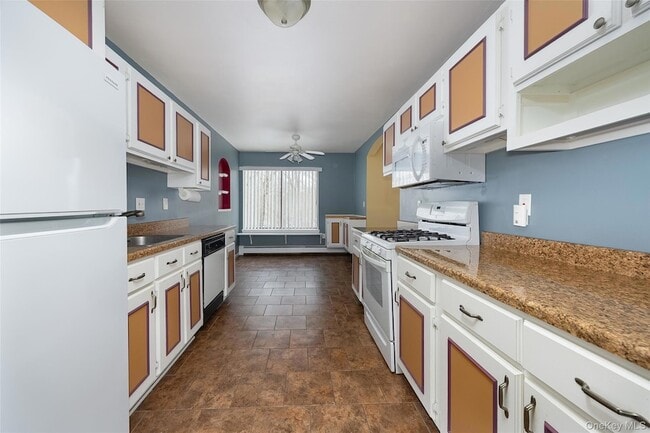 Building Photo - 3 Hook Rd