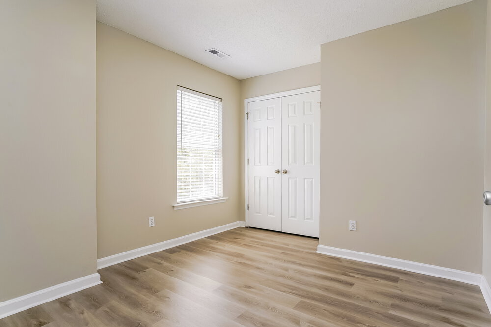 Building Photo - 128 Pondfield Ct