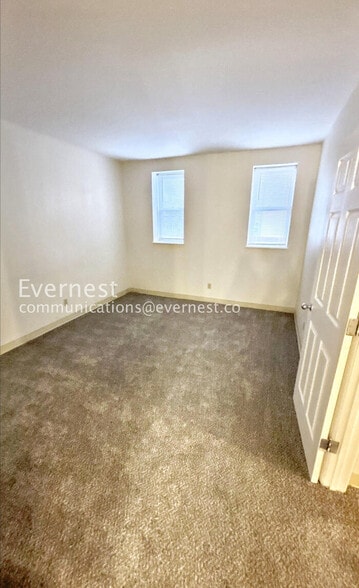 Building Photo - 5316 Pershing Ave