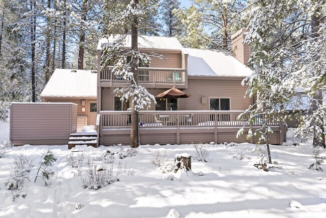 Building Photo - 5 Sandhill Ln