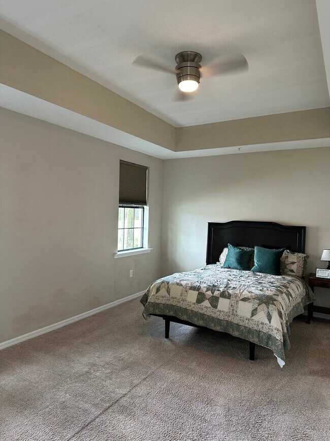 Building Photo - 26205 Palace Ln